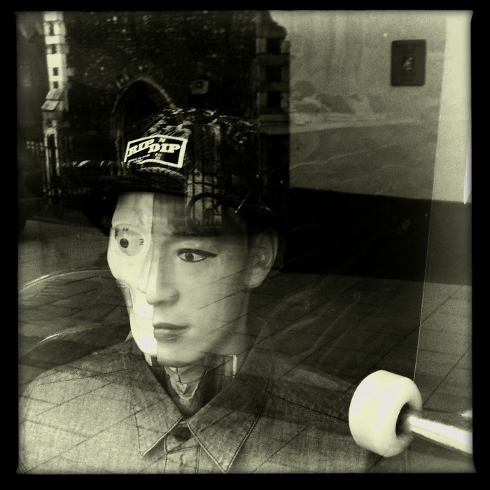 mannequin II - Leo Reynolds